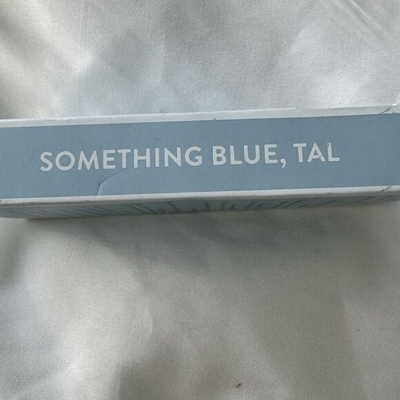 Red Aspen Press On Nails Something Blue Tal Short Square Manicure Kit - Picture 3 of 4